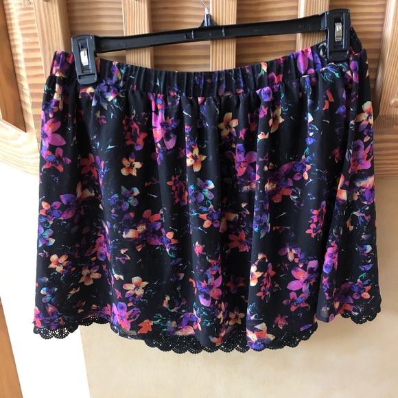 Decree Floral and Crochet Skirt - Picture 3 of 9